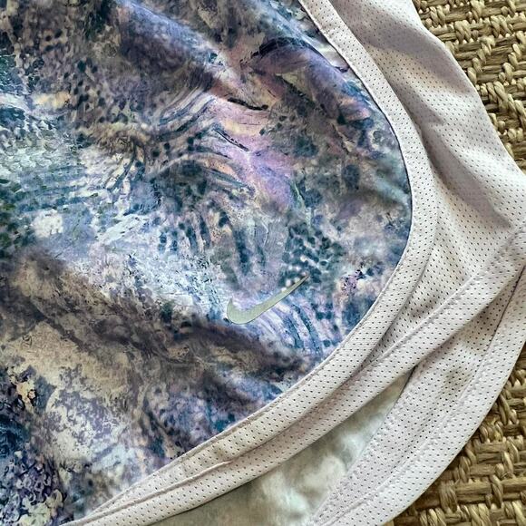 Nike training shorts NWT sz XS - Picture 2 of 4